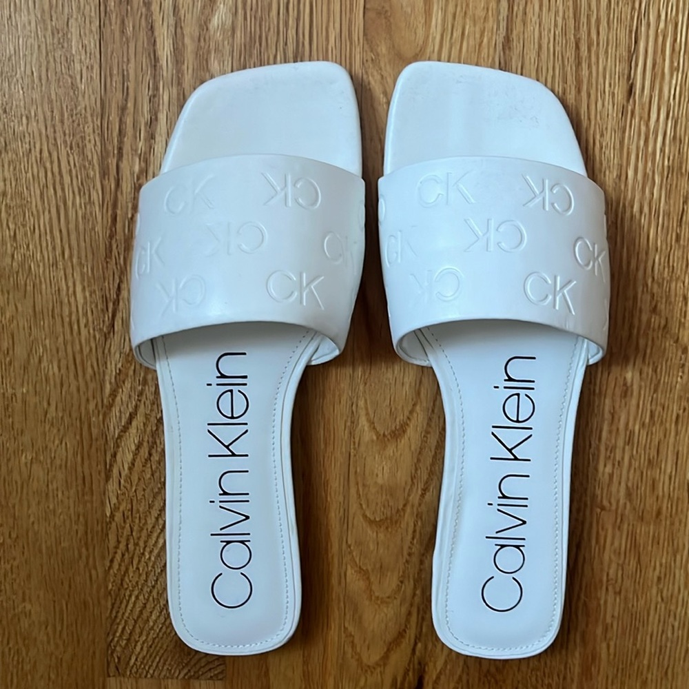 Like New! Calvin Klein Slide Sandals